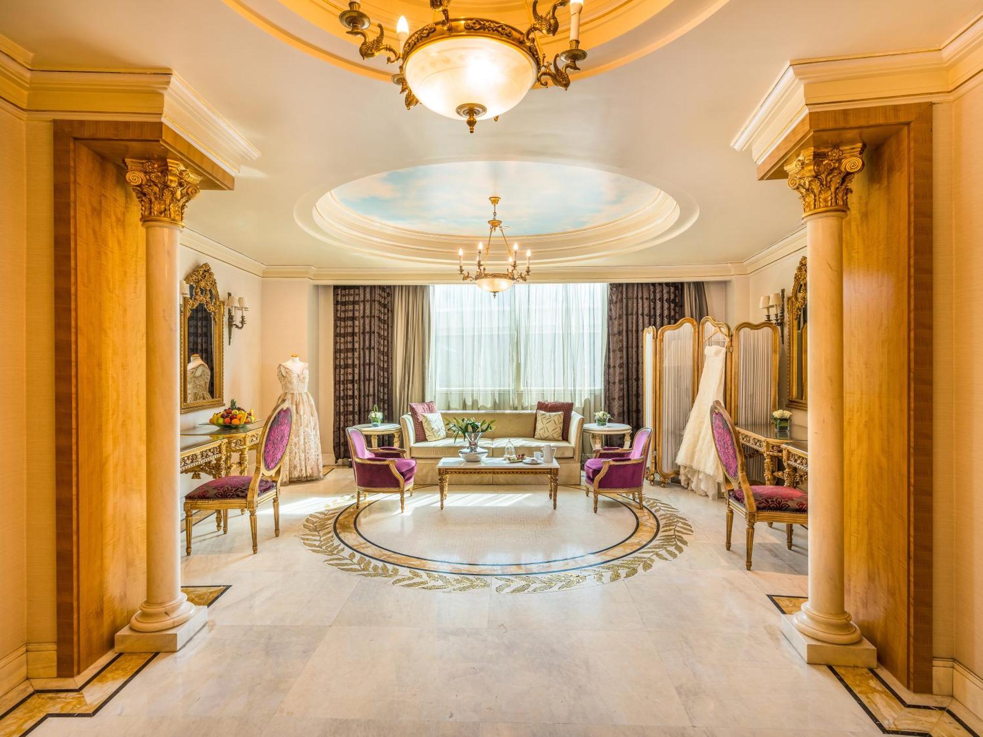 Moevenpick Hotel Khobar Bagian luar foto The Royal Suite