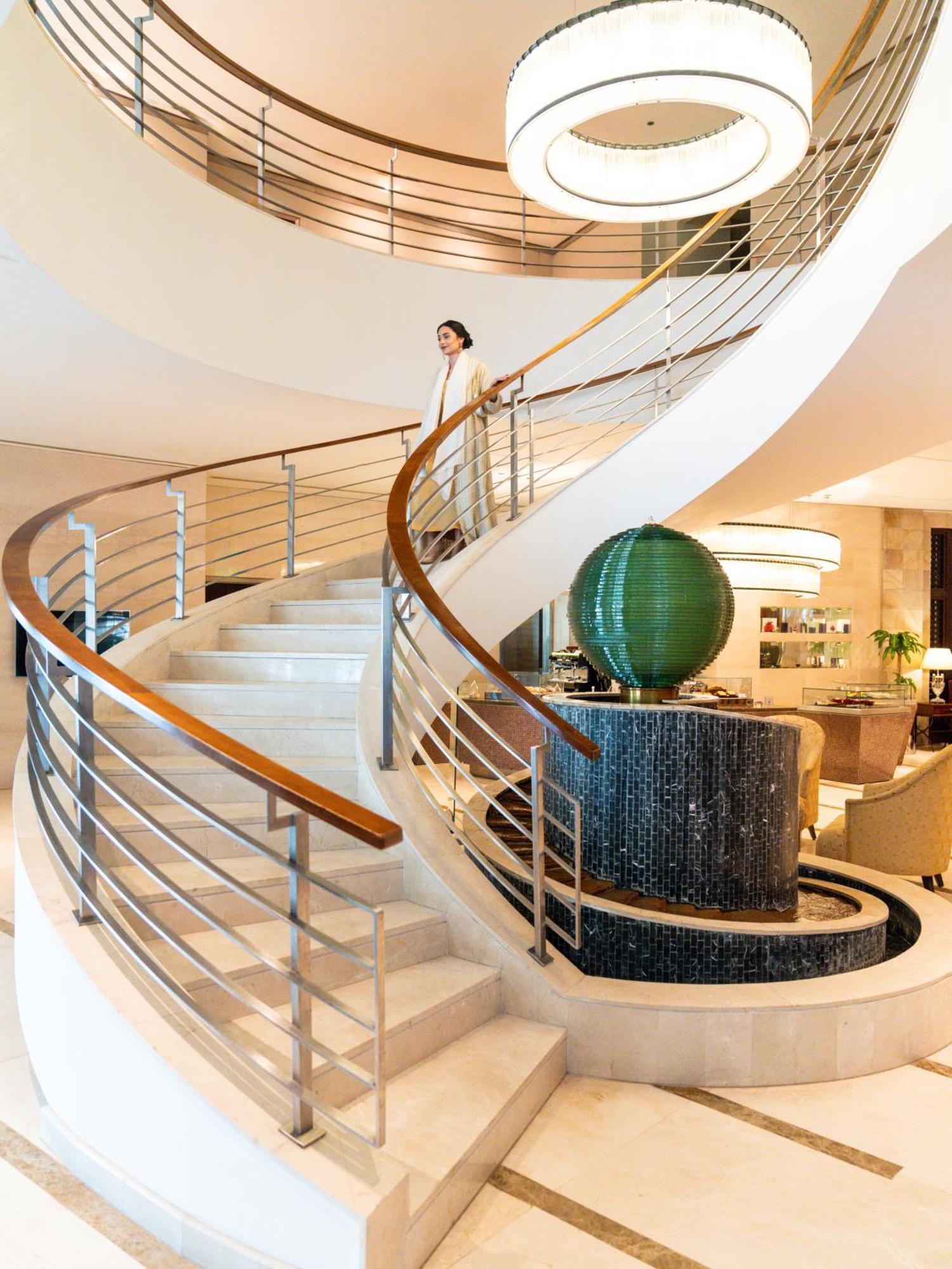 Moevenpick Hotel Khobar Bagian luar foto The lobby of the hotel