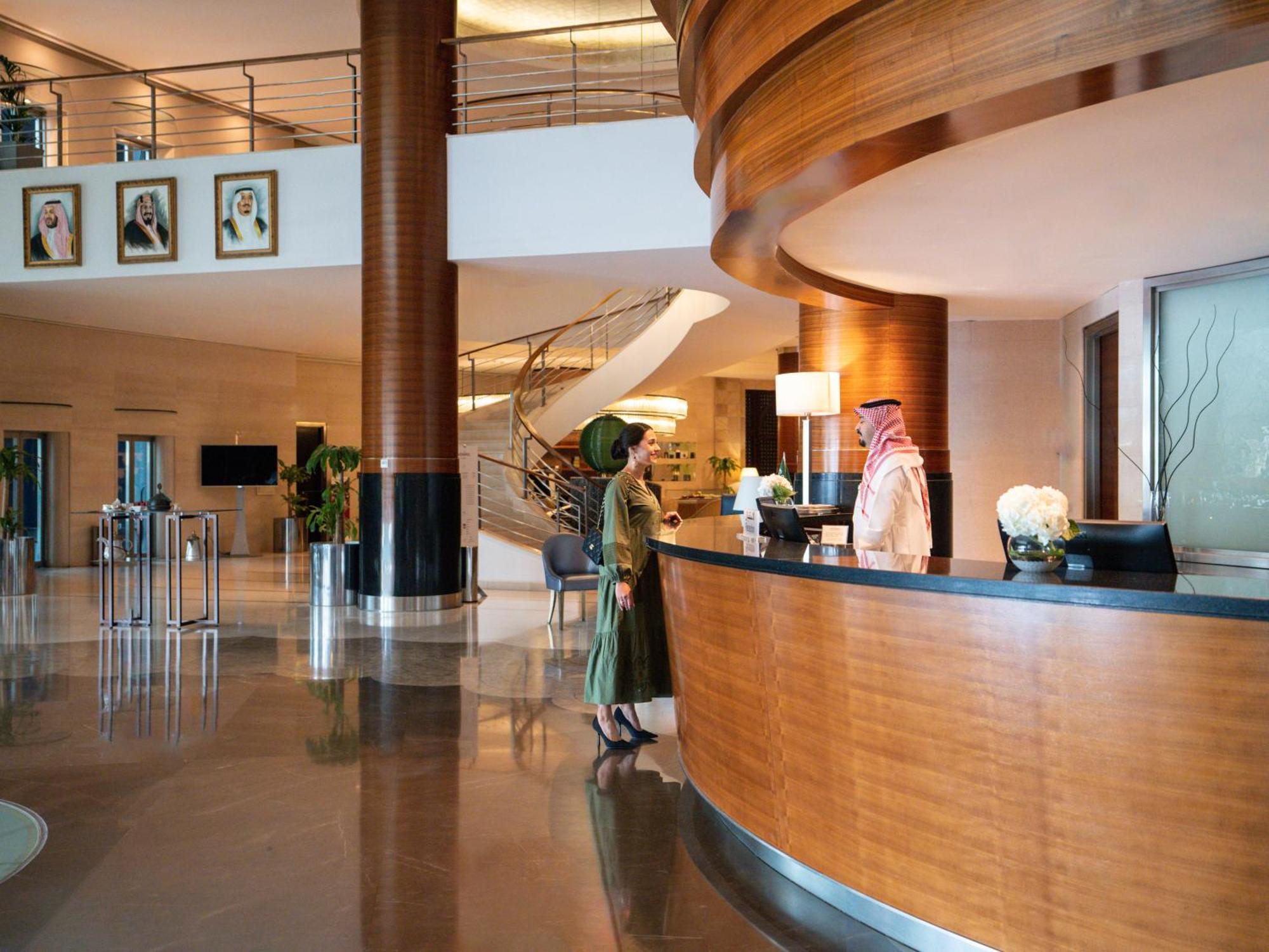 Movenpick Hotel Khobar Bagian luar foto