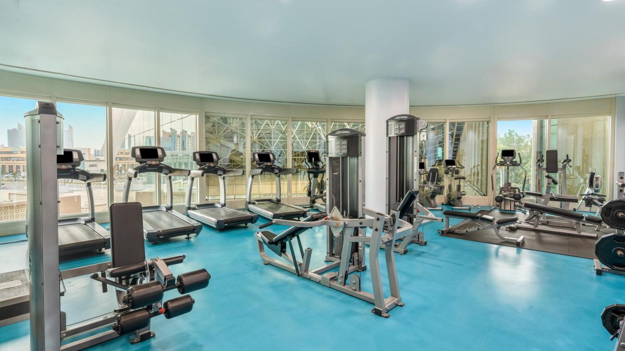 Moevenpick Hotel Khobar Bagian luar foto The gym at the hotel