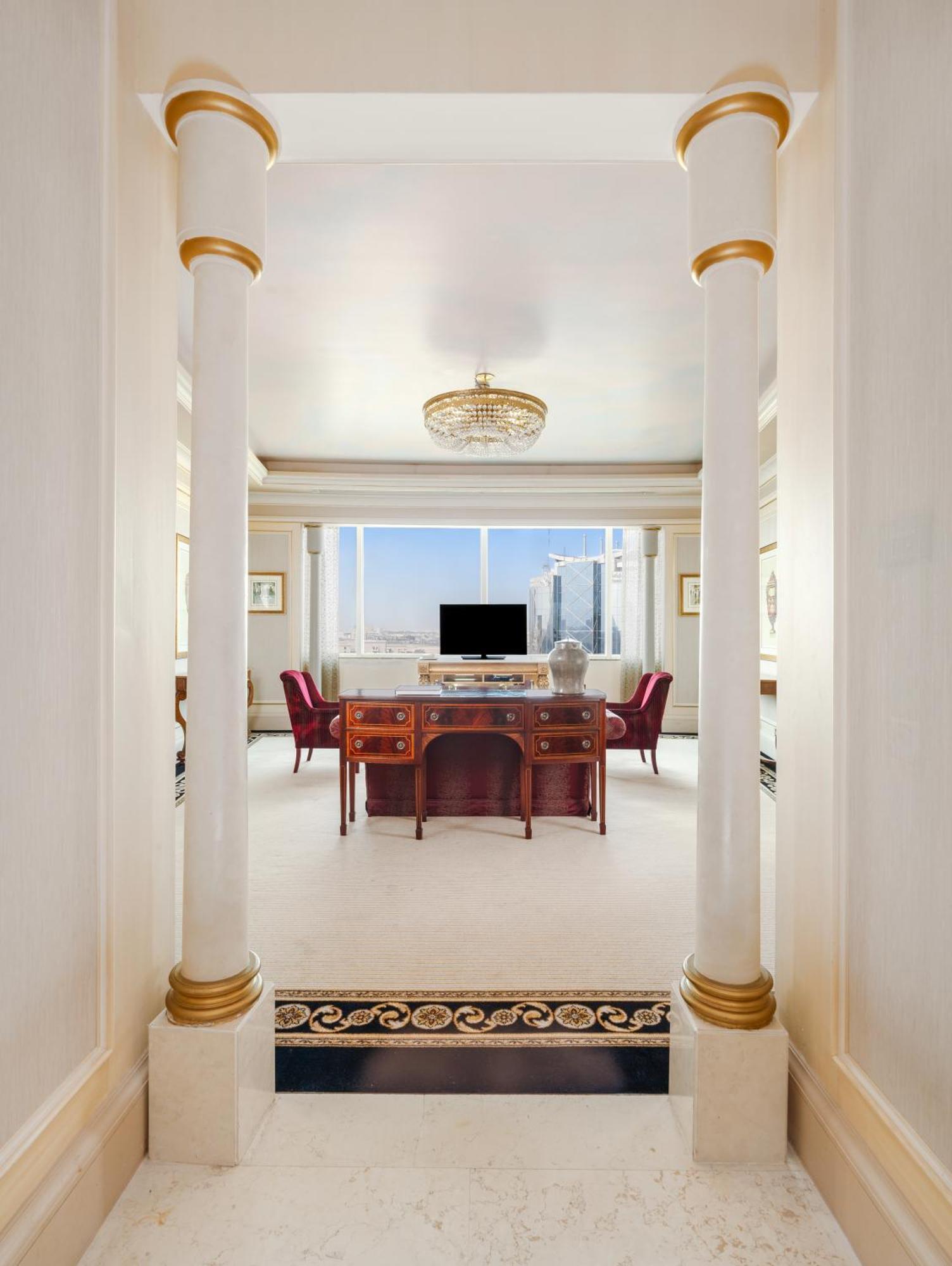 Moevenpick Hotel Khobar Bagian luar foto The study