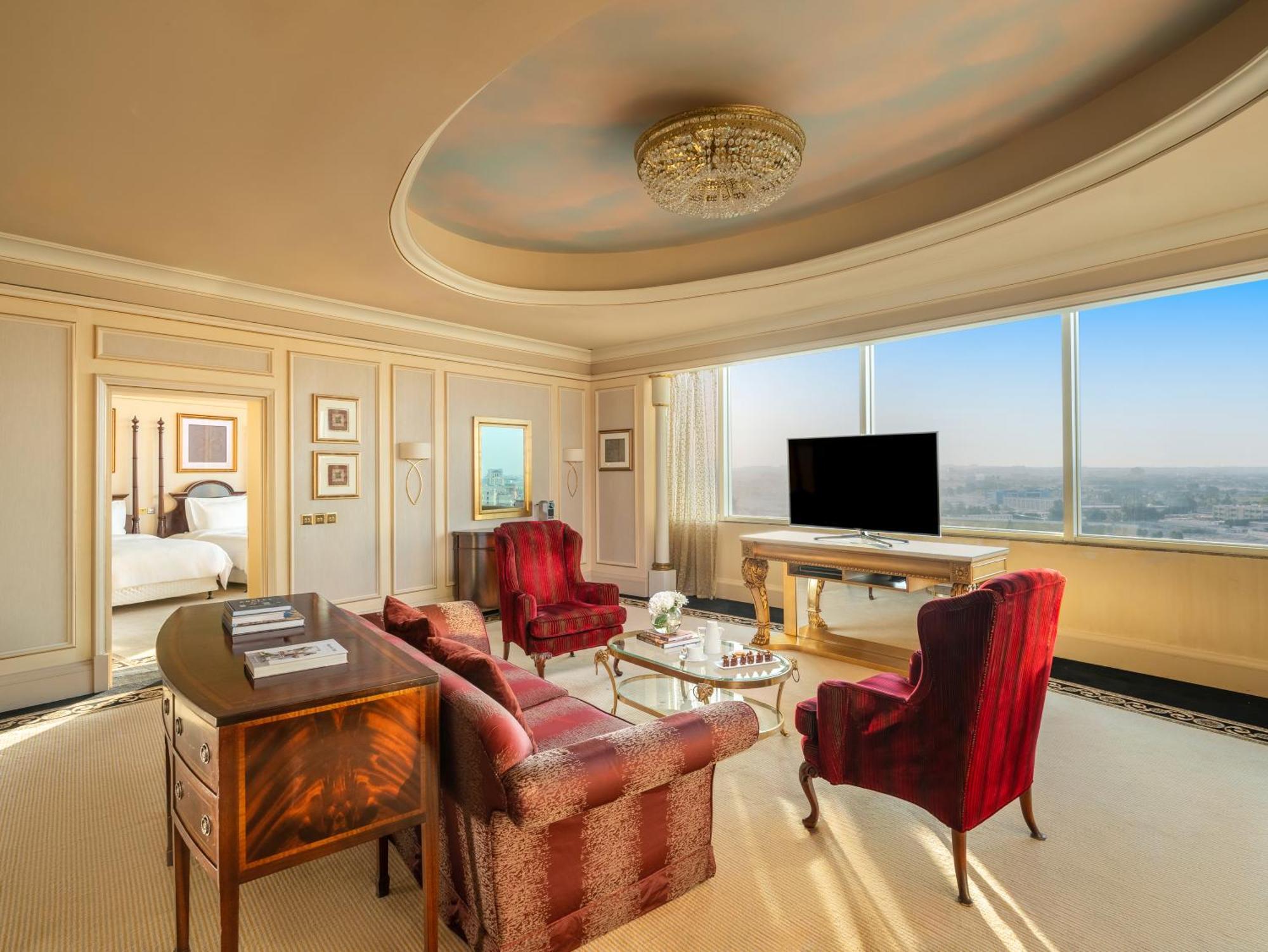 Moevenpick Hotel Khobar Bagian luar foto A suite at the Atlantis The Royal